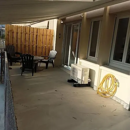 Апартаменты Le Toit Terrasse Palois De 60m2