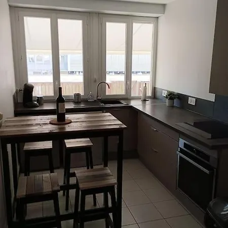 Le Toit Terrasse Palois De 60m2 По